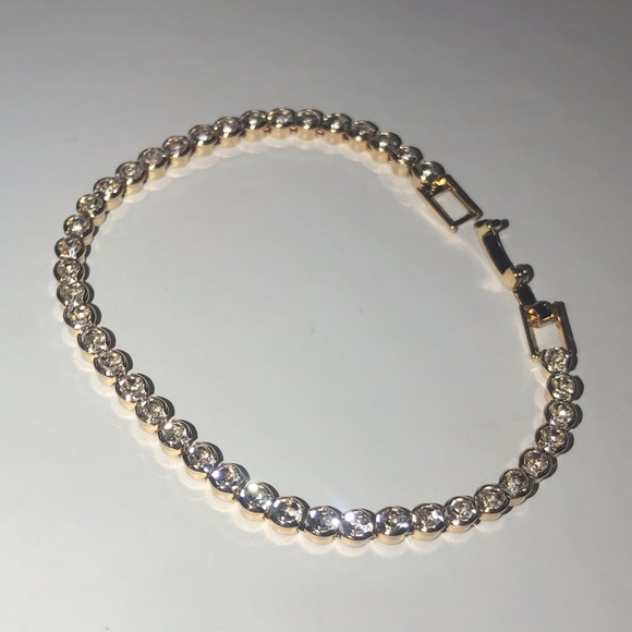 Bezel Round Gold Tennis Bracelet - Picture 9 of 9